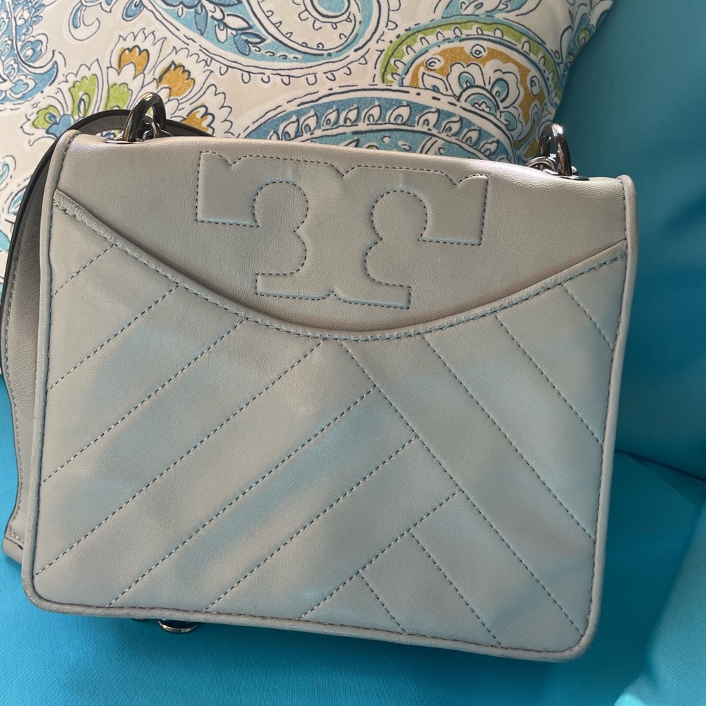 Tory Burch Crossbody with chain strap - Picture 8 of 8